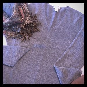 100% cashmere Gray v-neck Sweater